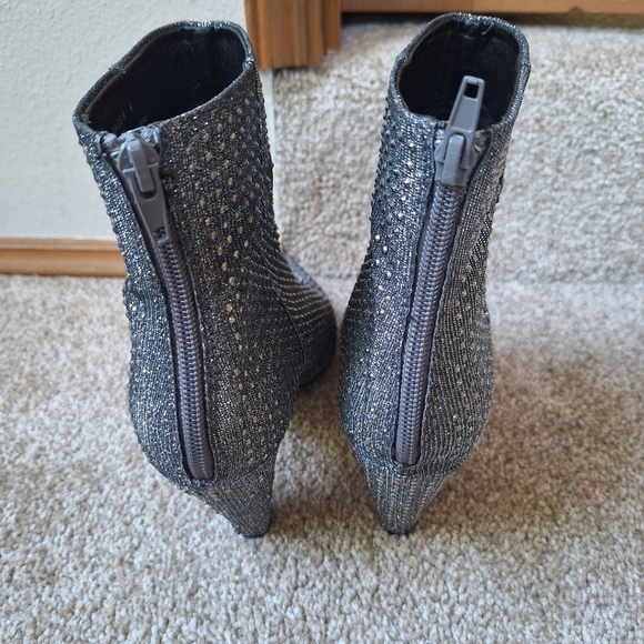 Steve Madden Jules Pewter Rhinestone Side Zip Pointed Toe Heeled Bootie Size 9 - Picture 4 of 8